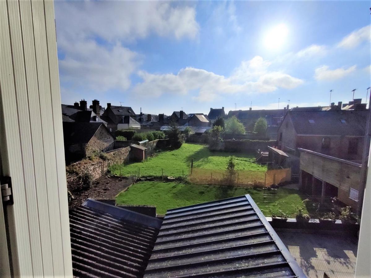 Appartement T2 Mésange Hyper centre d'Ernée Esterno foto